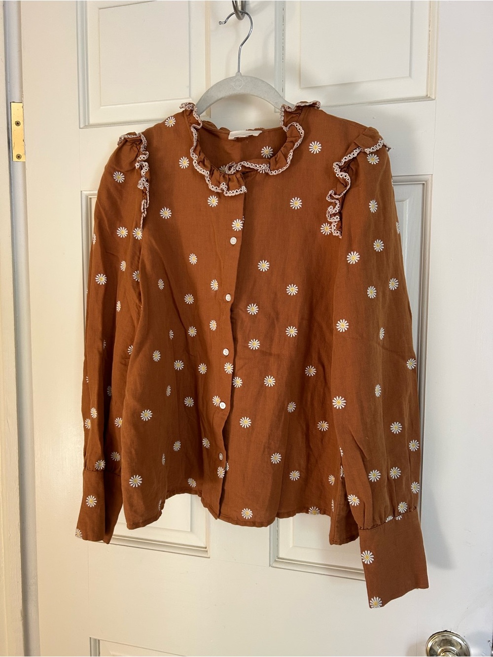 Sezane Gemma Top in Embroidered Daisies Linen/Cotton Copper Color Size 40/US 8